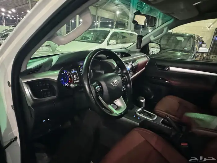 هايلوكس 2017فل تماتيك دبل بحاله ممتازه 9