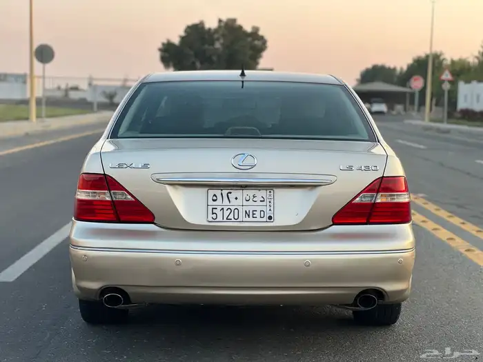 لكزس LS 430 موديل 2006 8