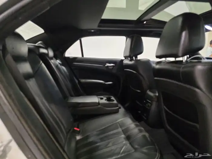 كرايزلر S300 موديل 2016 بحالة ممتازة 8