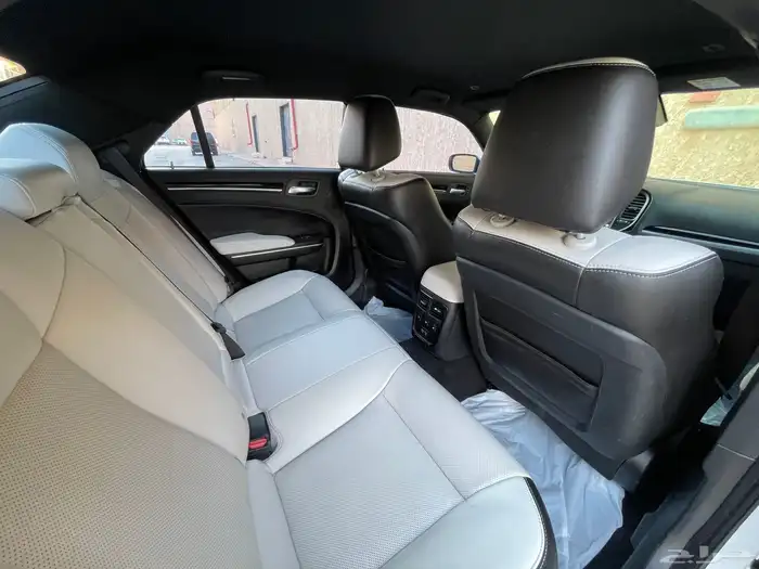 كرايزلر C300s موديل 2021 37