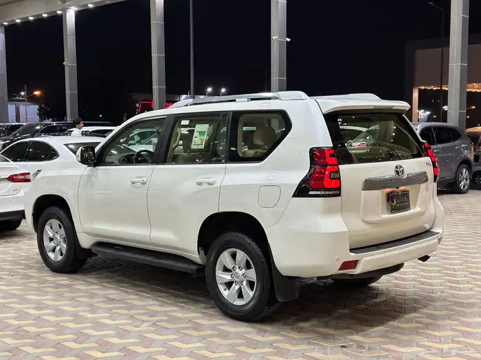 تويوتا برادو موديل 2022 سعودي 4سلندر 5