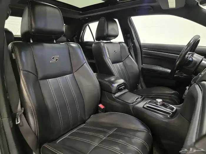 كرايزلر S300 موديل 2016 بحالة ممتازة 6