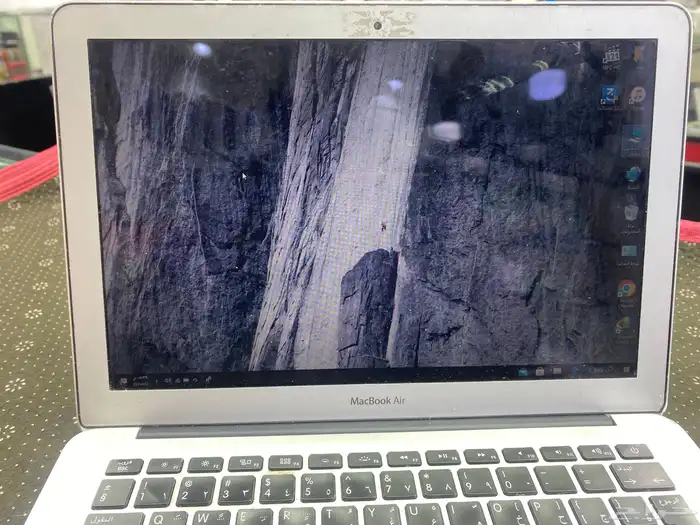 ماك بوك اير كور اي 5 ب 650 ريال 0