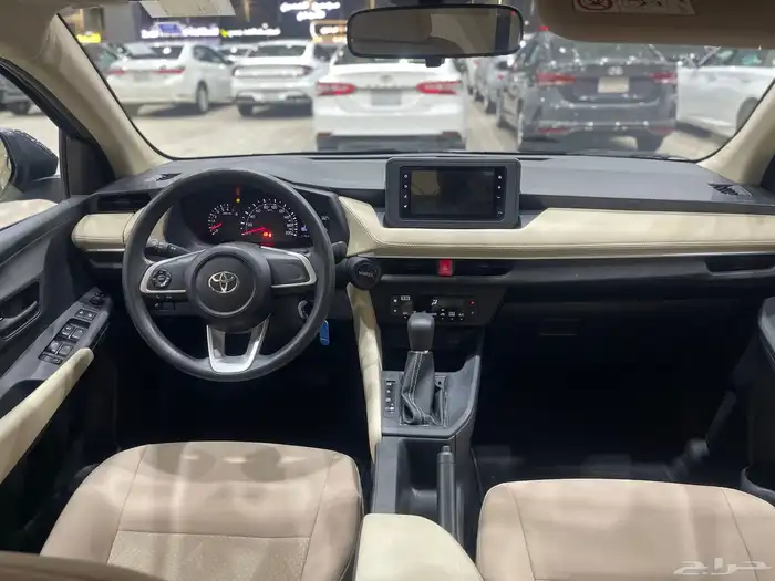 تويوتا يارس Y ستاندر موديل2023 8