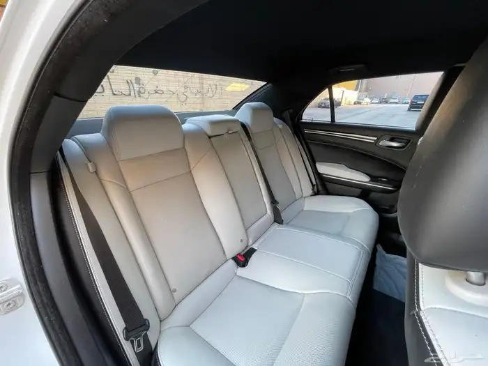 كرايزلر C300s موديل 2021 38