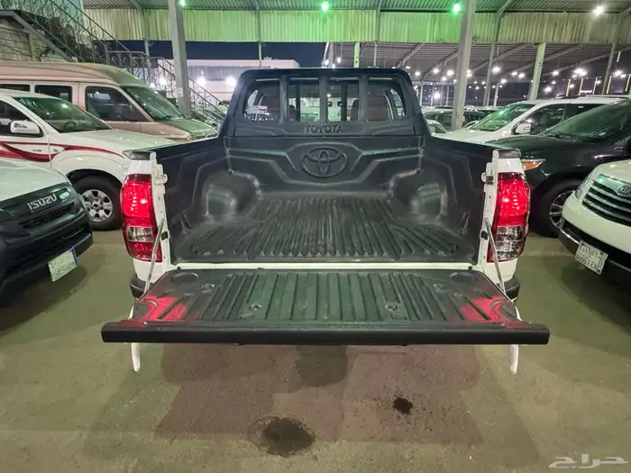 هايلوكس 2017فل تماتيك دبل بحاله ممتازه 12