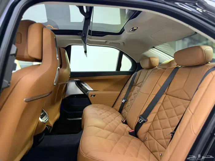 بي ام 735i 2026 3