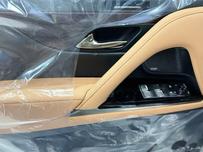 لكزس BB LX 600 بريمي 2025 اللون ابيض - جملي 25