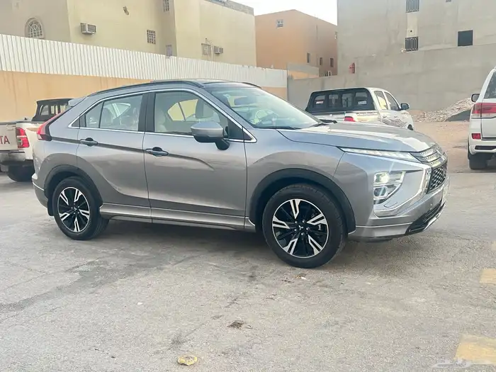 متسبيشي اكلبيس كروس2022 2