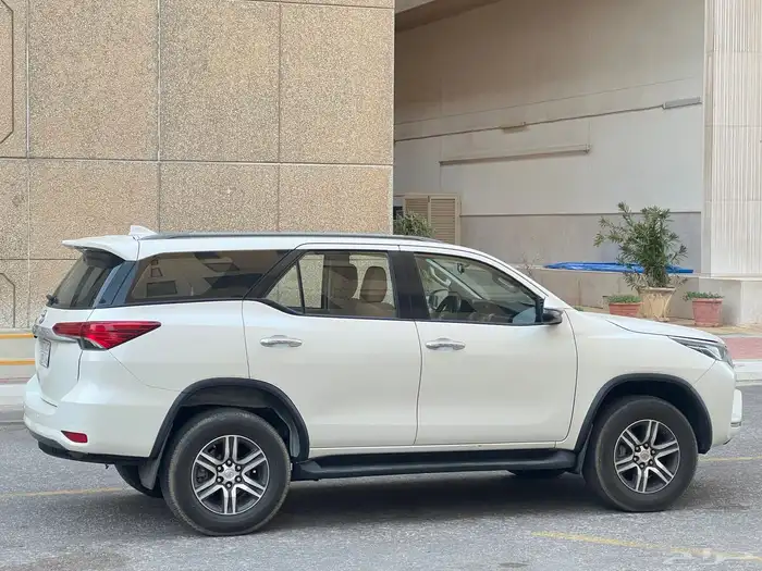 تويوتا فورتشنر موديل 2022 ديزل تيربو 16