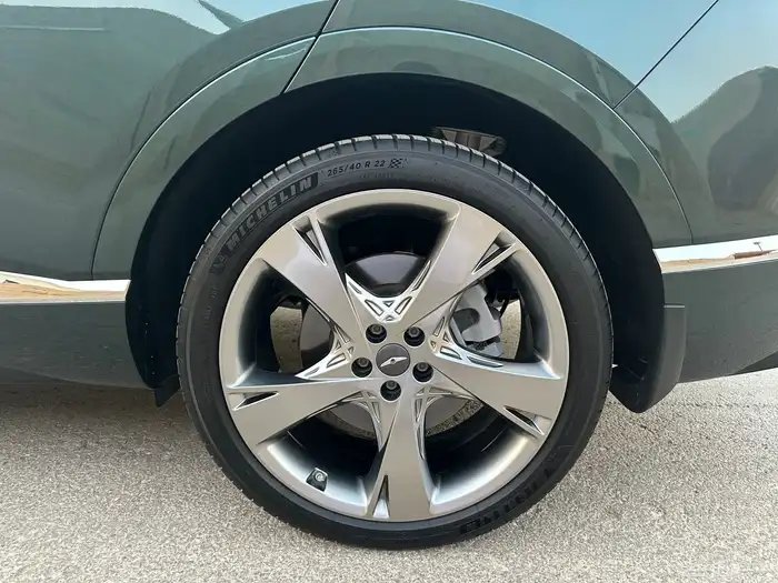 للبيع جينيسس GV80 شبه اصفار مخزن بحالة الوكالة 33