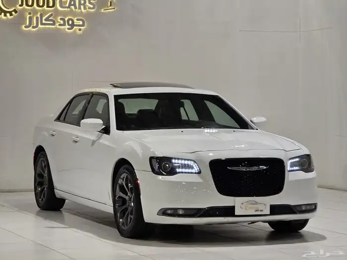 كرايزلر S300 موديل 2016 بحالة ممتازة 5