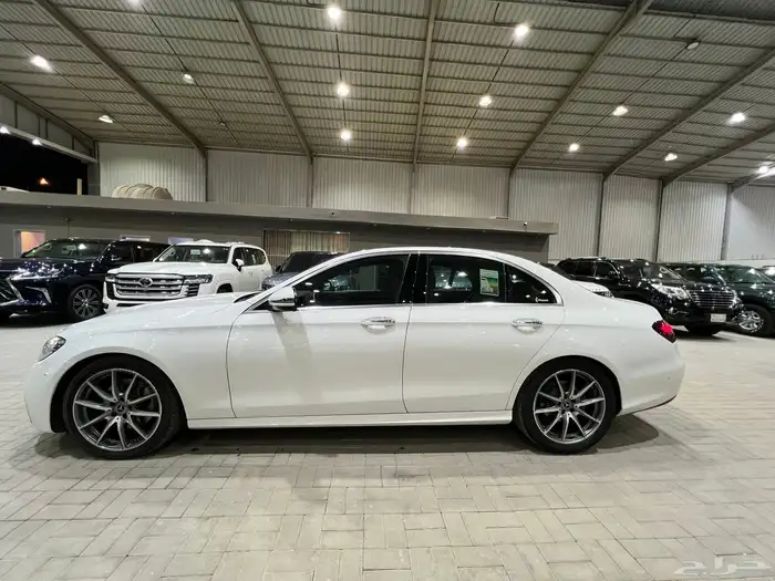 مرسيدس E200 موديل 2022 4