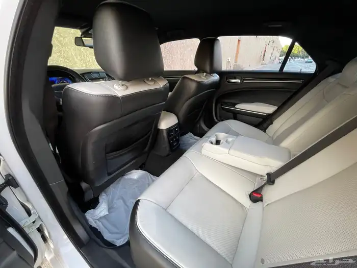 كرايزلر C300s موديل 2021 29