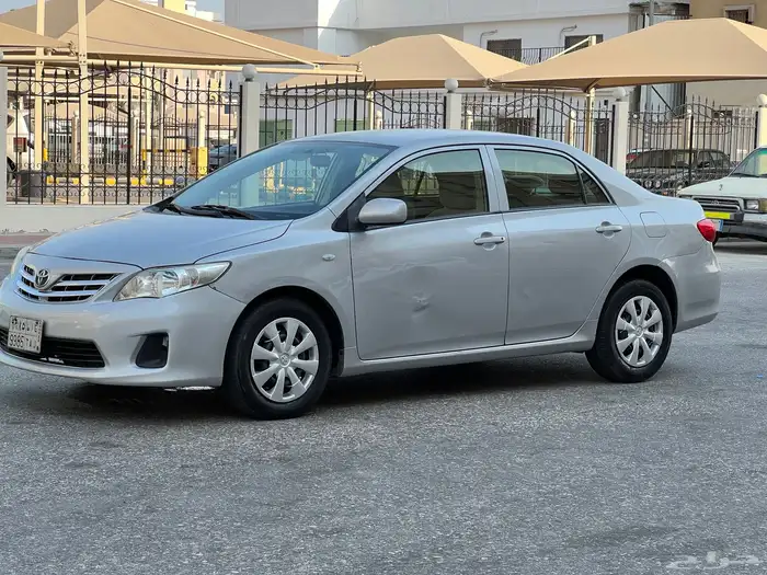 تويوتا كورولا موديل 2013 نظيف 5