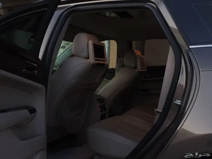 كاديلاك srx فل كامل وكالة 2014 23