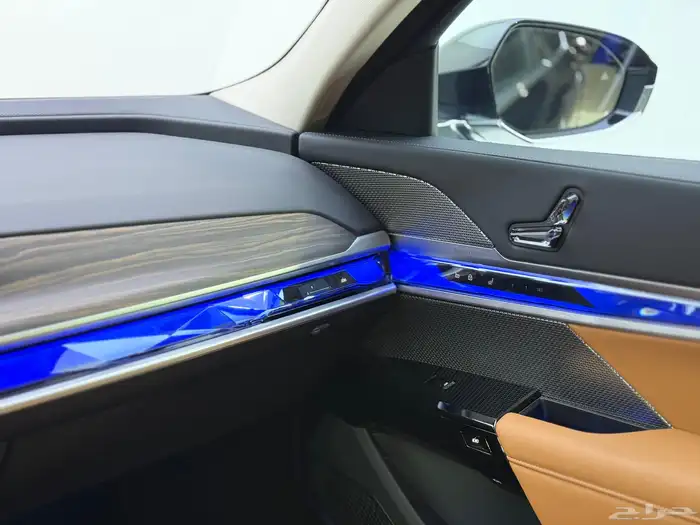 بي ام 735i 2026 9