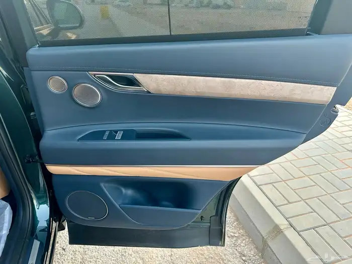 للبيع جينيسس GV80 شبه اصفار مخزن بحالة الوكالة 58