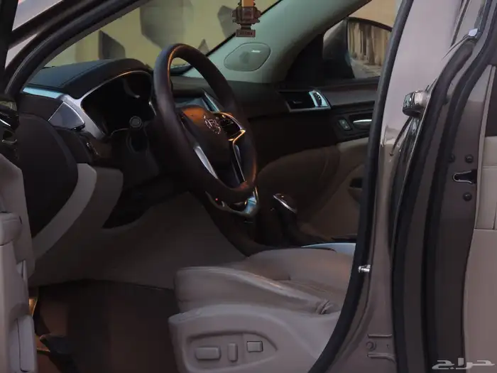 كاديلاك srx فل كامل وكالة 2014 25