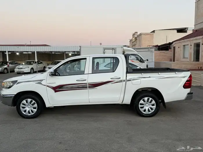 للبيع تويوتا هايلوكس 2018 4