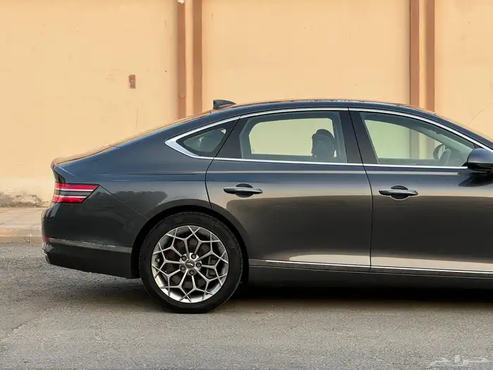 جينسس G80 رويال V6 ممشى قليل شرط بالكامل بحالة الجديد 46