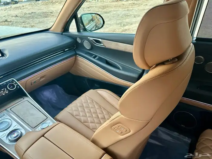 للبيع جينيسس GV80 شبه اصفار مخزن بحالة الوكالة 64