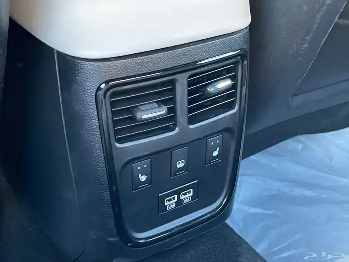 كرايزلر C300s موديل 2021 31