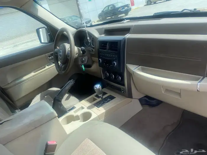 جيب شروكي ليبرتي 2012 V6 7
