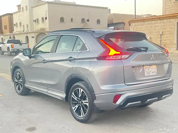 متسبيشي اكلبيس كروس2022 4