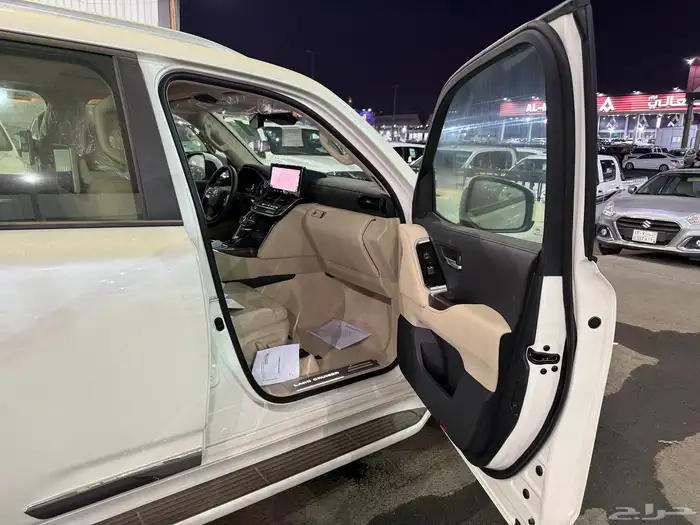 تويوتا لاندكروزر GXR L4 2025 - اصفار سعودي 13
