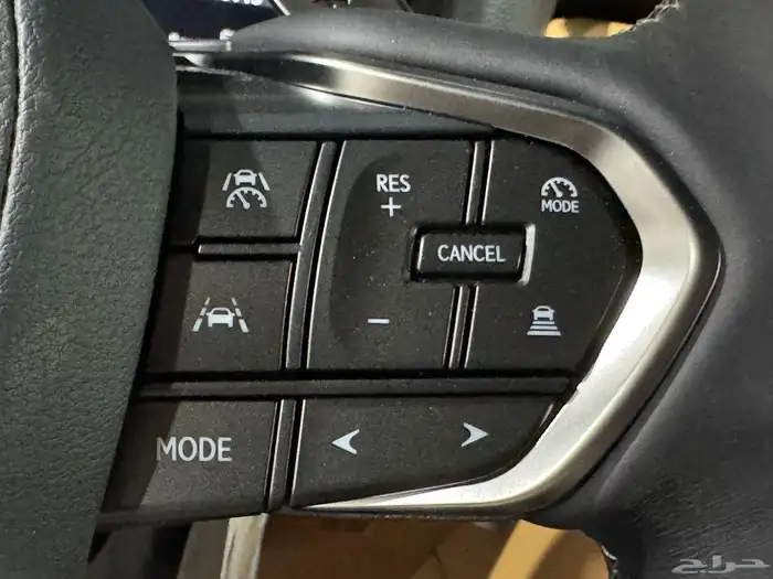 لكزس BB LX 600 بريمي 2025 اللون ابيض - جملي 22