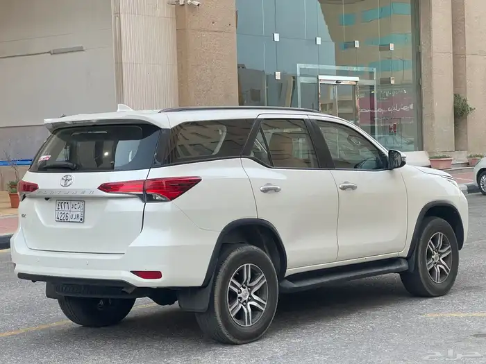 تويوتا فورتشنر موديل 2022 ديزل تيربو 14