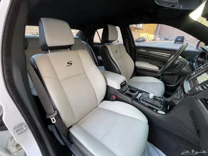 كرايزلر C300s موديل 2021 44