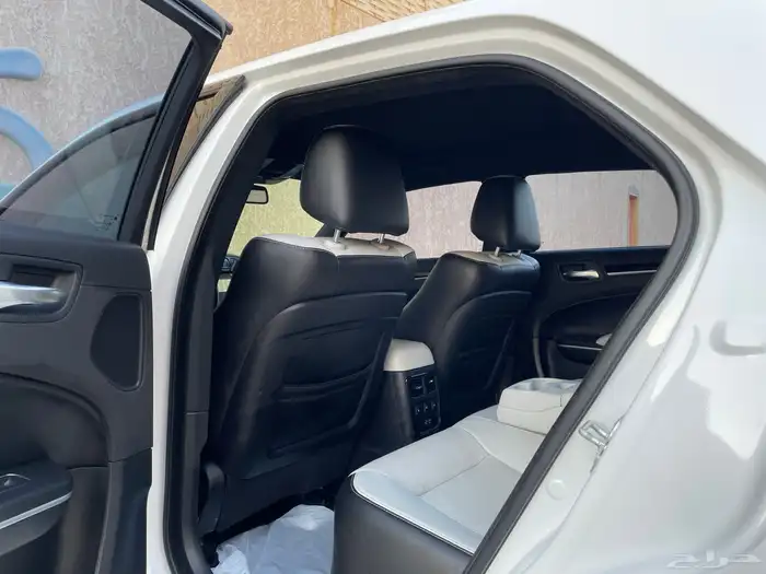 كرايزلر C300s موديل 2021 28