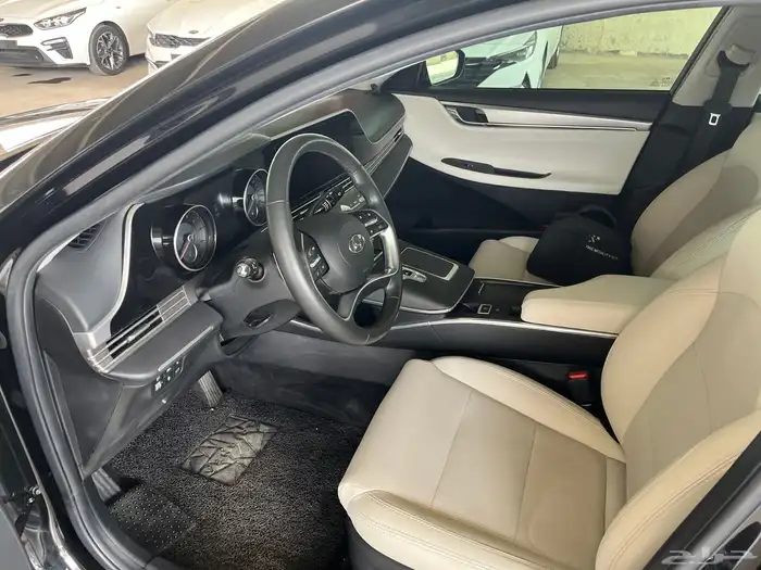 ازيرا 2021 وارد كوريا 9