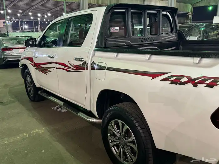 هايلوكس 2017فل تماتيك دبل بحاله ممتازه 6