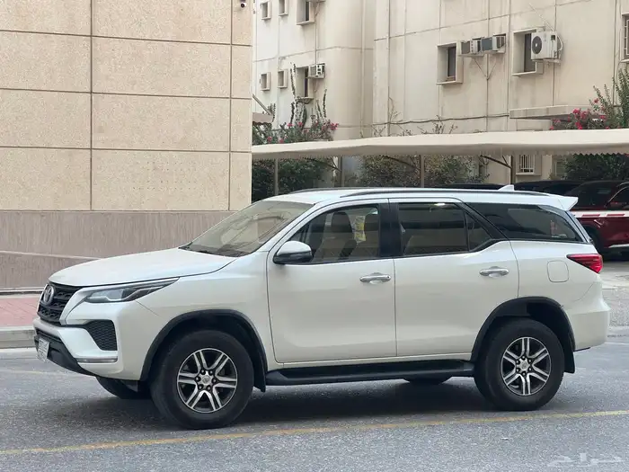 تويوتا فورتشنر موديل 2022 ديزل تيربو 5