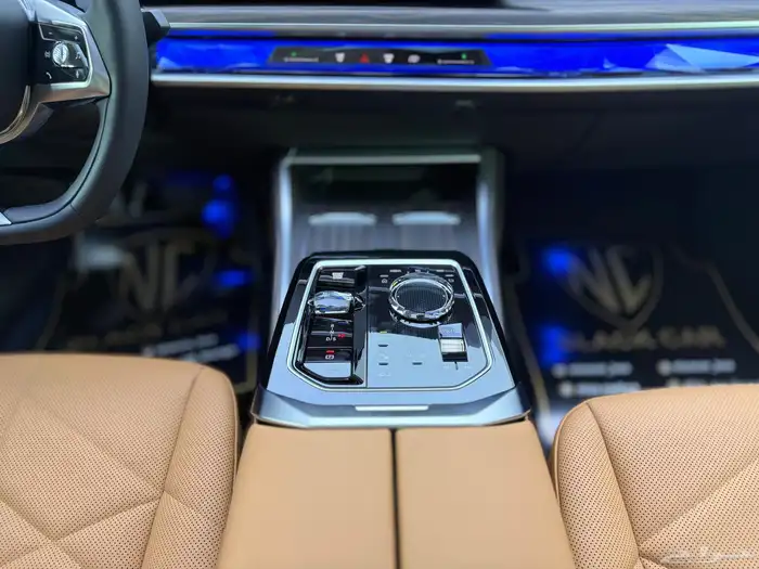 بي ام 735i 2026 8