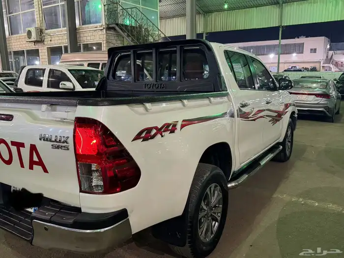 هايلوكس 2017فل تماتيك دبل بحاله ممتازه 3