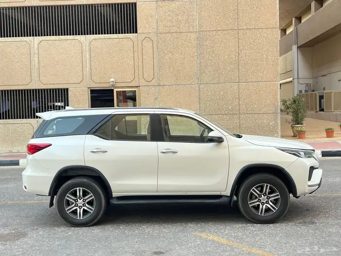 تويوتا فورتشنر موديل 2022 ديزل تيربو 18