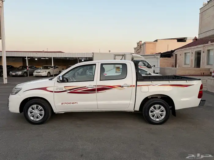 للبيع تويوتا هايلوكس 2015 غمارتين فل كامل 4