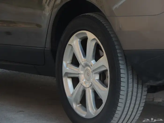 كاديلاك srx فل كامل وكالة 2014 8