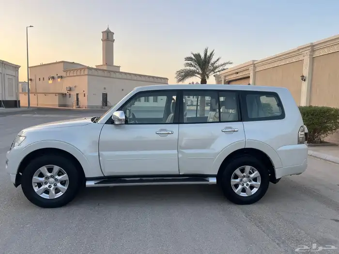 ميتسوبيشي باجيرو 2016 0