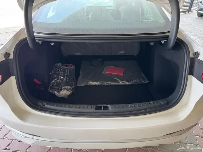 فورد تورس فئة امبيانتي بنزين 2026 11