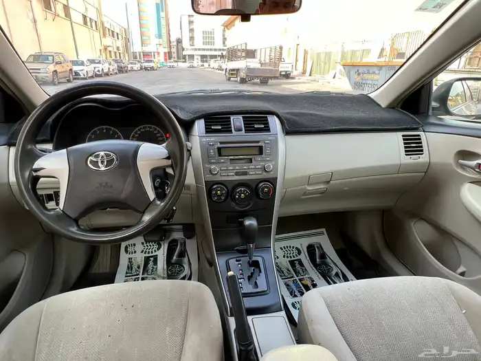 تويوتا كورولا موديل 2013 نظيف 35