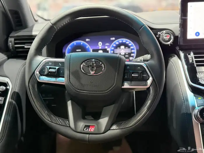 تويوتا لاندكروزر GR بريمي فل كامل 2025 بنزين نظام 50-50 15