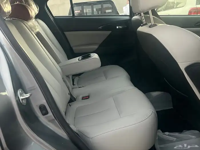 متسبيشي اكلبيس كروس2022 7