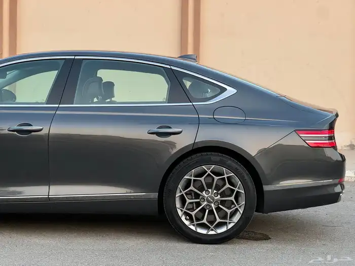 جينسس G80 رويال V6 ممشى قليل شرط بالكامل بحالة الجديد 39