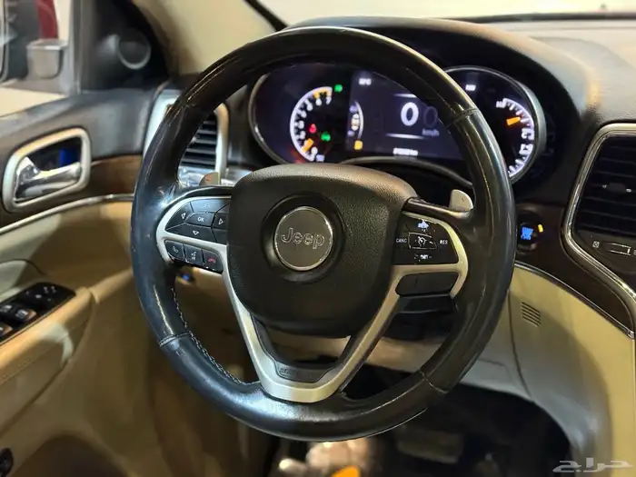 جيب شروكي ليمتد 2015 (( بحالة ممتازة )) 9