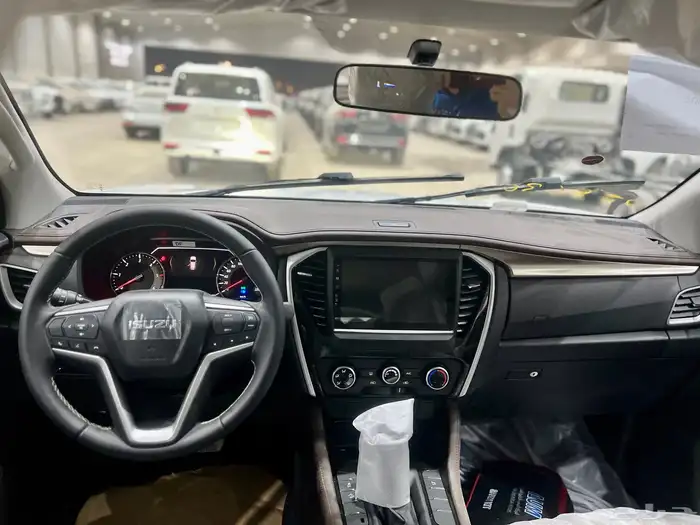 ايسوزو MUX 2024 وارد العيسي 12